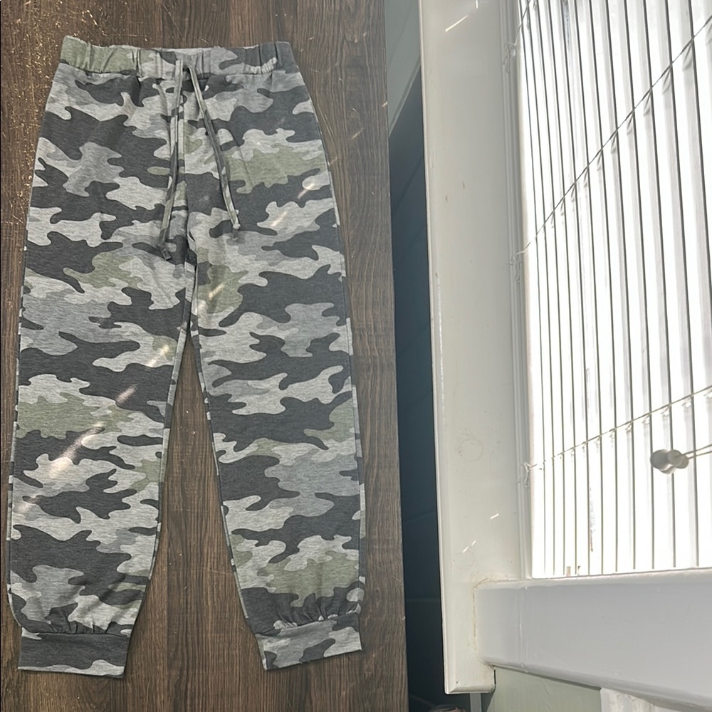 Love Squared Camouflage Kids Sweatpants